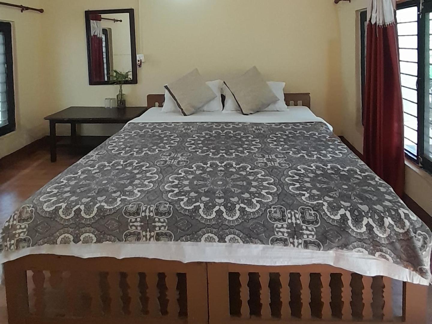 Crocodile Safari Camp Otel Chitwan Dış mekan fotoğraf